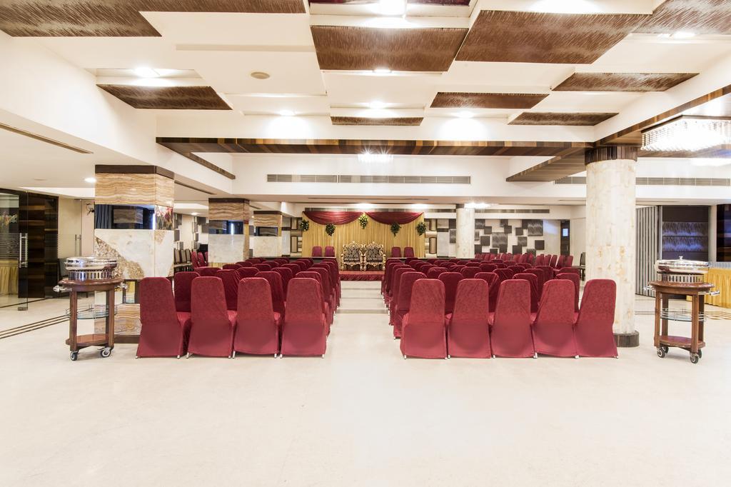 Hotel Inder Residency Ahmedabad Esterno foto